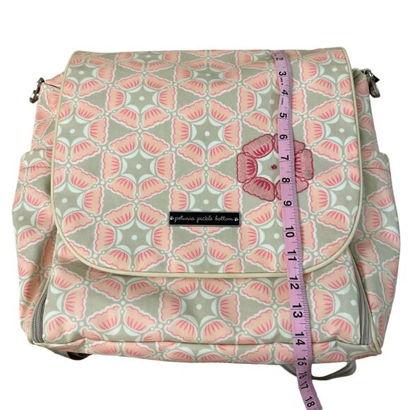 Petunia Pickle Bottom ~ Khaki, ivory and pink baby bag ~ removable insert - Picture 11 of 14